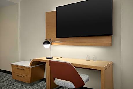 Studio with Two Queen Beds and Sofa Bed - Hearing Accessible