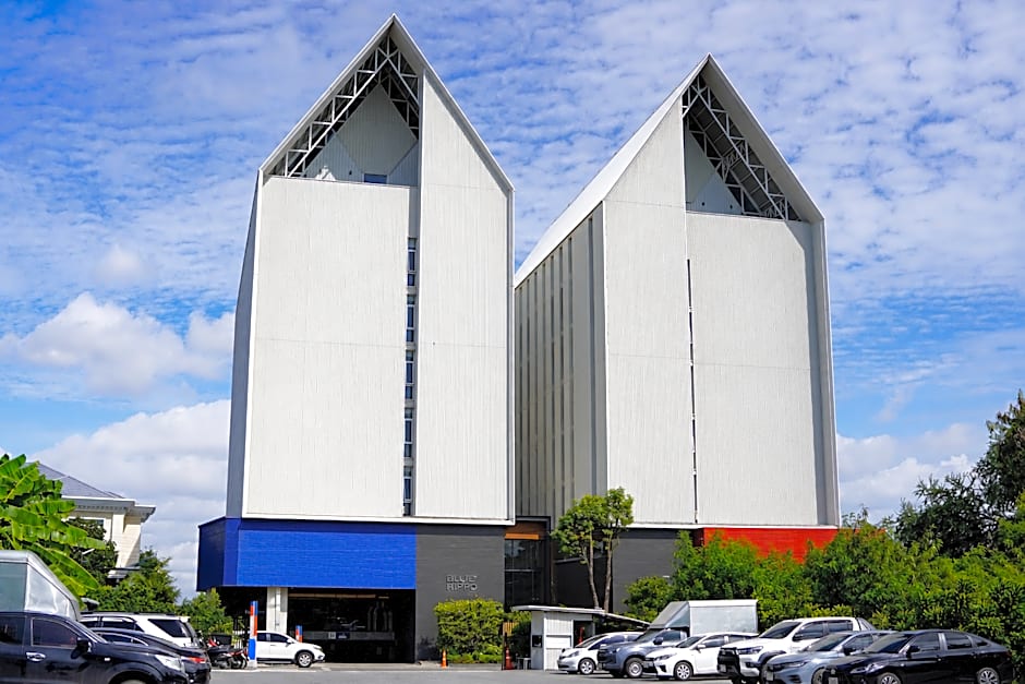 Blue Hippo Hotel