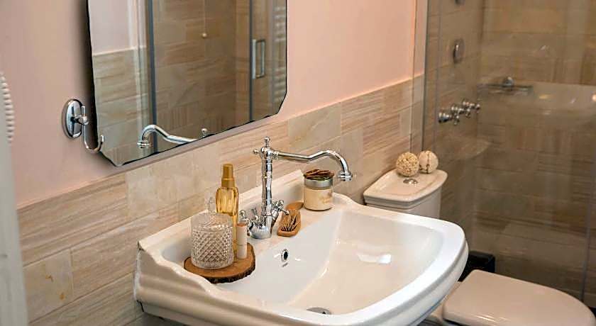 Kyria Boutique House