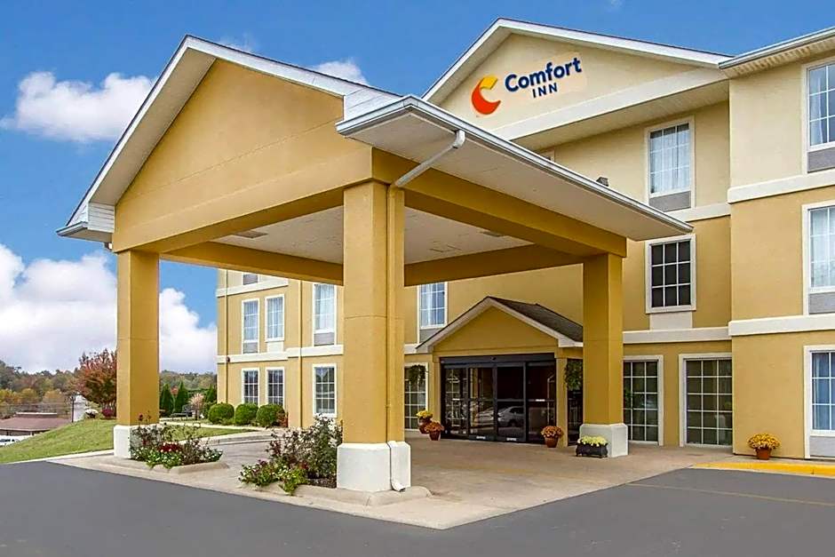 Photo 1 of 41 of Comfort Inn Poplar Bluff North