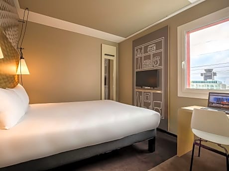 Standard Room with 1 double bed