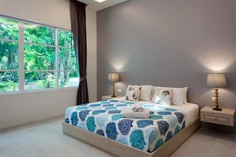 4-Bedroom Villa with Partial Seaview