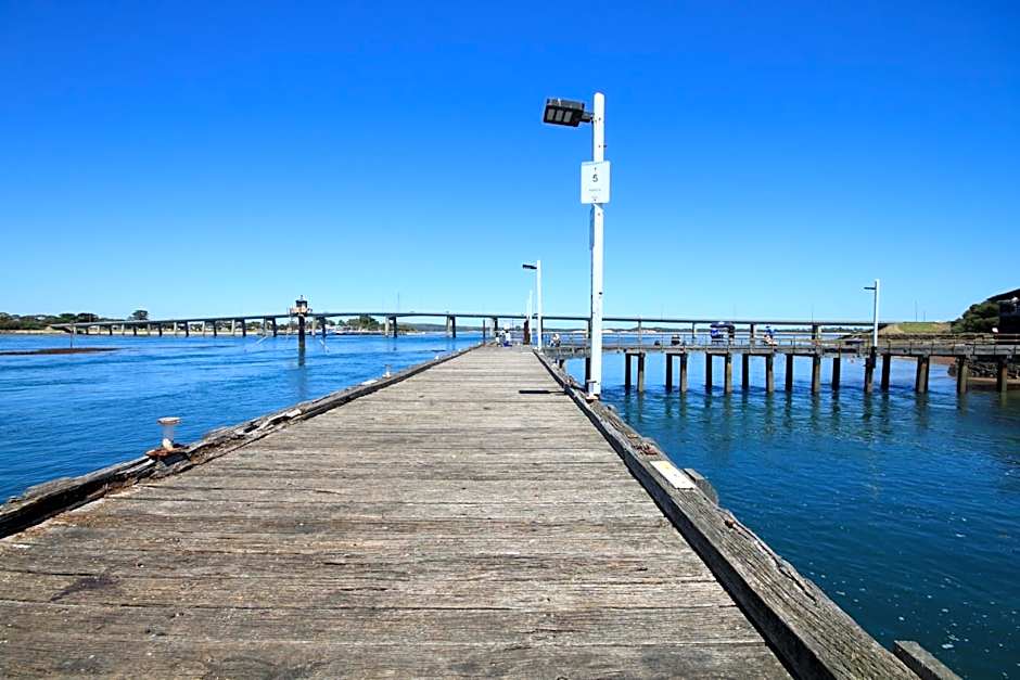 Pelicans Motel San Remo