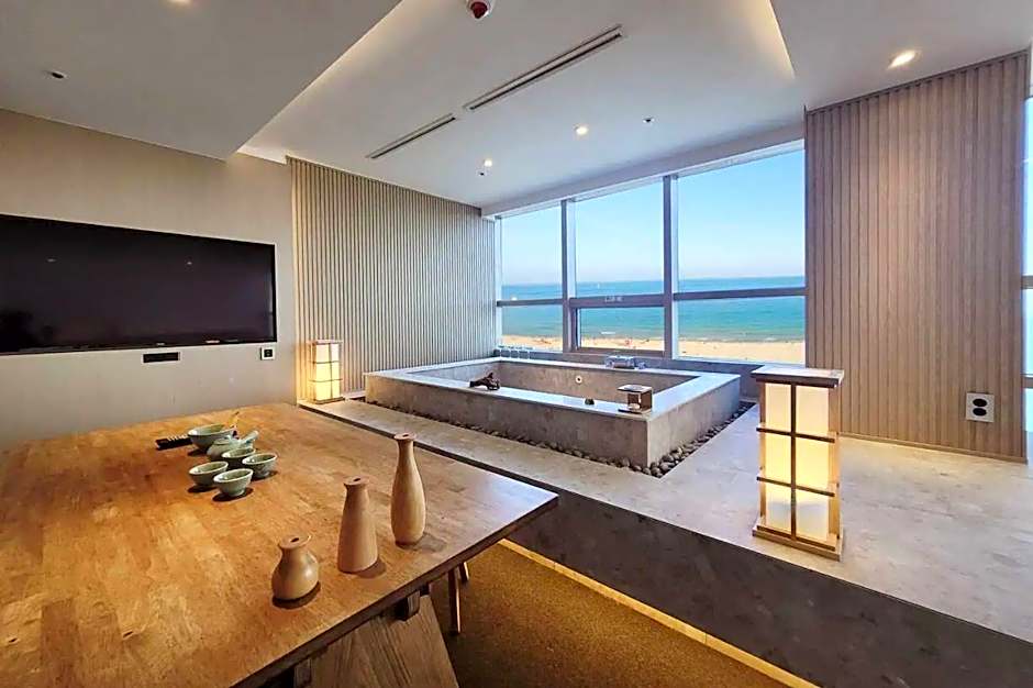 UH SUITE THE HAEUNDAE