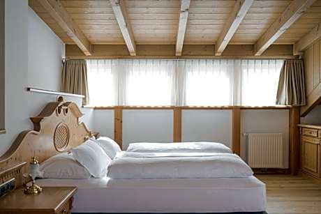 Suite with Mountain View