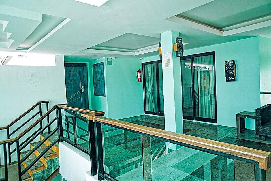 Phi Phi Nice Beach Hotel Hip