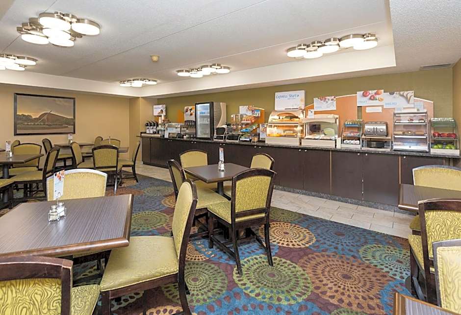 Holiday Inn Express Des Moines - At Drake University – Des Moines, IA
