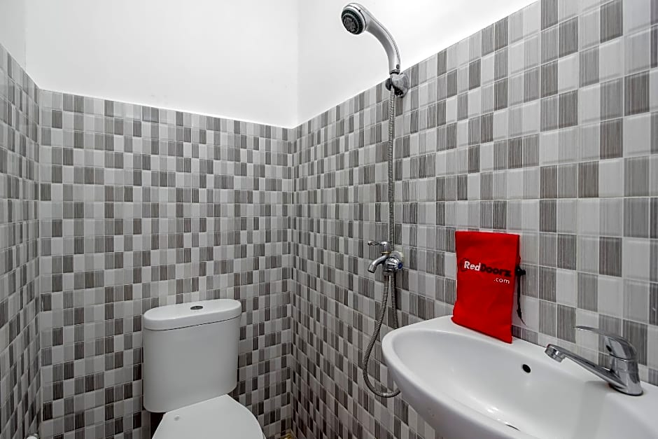 RedDoorz near Sam Ratulangi Airport Manado