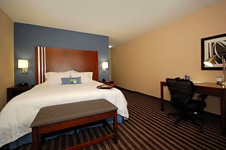 1 King Bed Nonsmoking