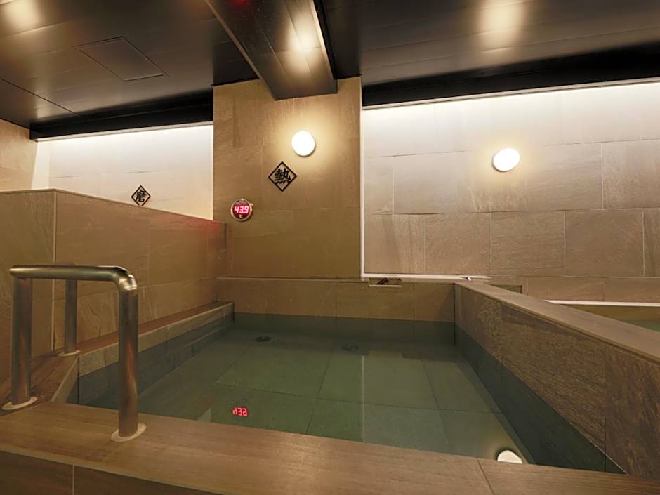 Rembrandt Cabin and Spa Shimbashi - Men Only