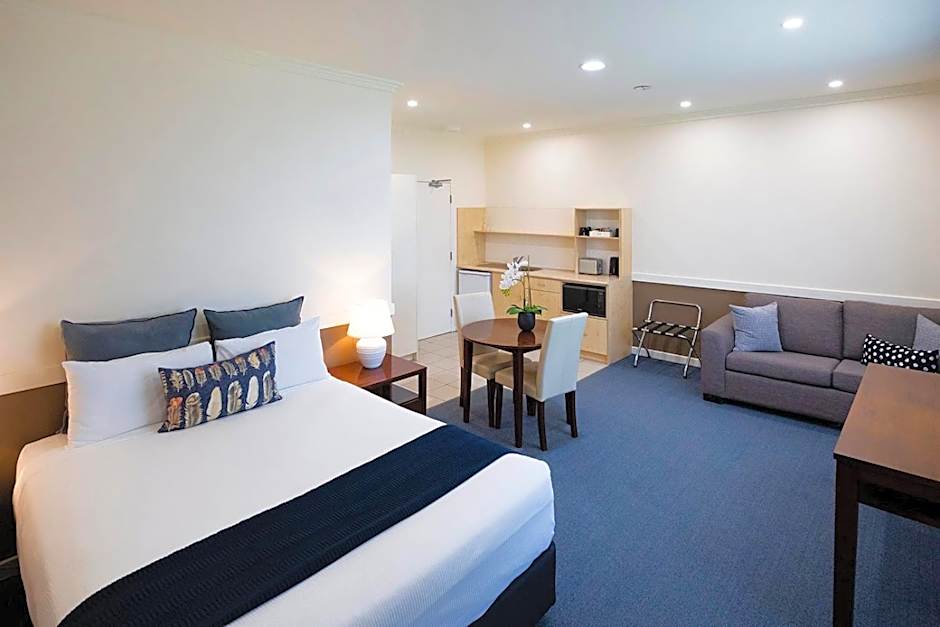 Hawkesbury Race Club Motel