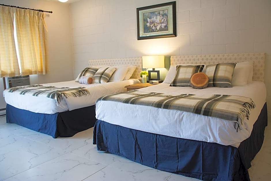 Christina Lake Motel and RV Park