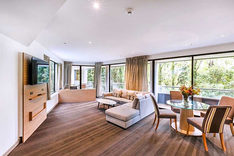 Crowne Plaza Canberra By IHG