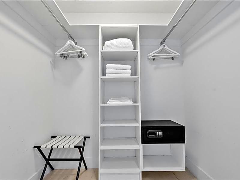 Beachside Contemporary Residence in Lyfe