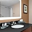La Quinta Inn & Suites by Wyndham Midwest City - Tinker AFB