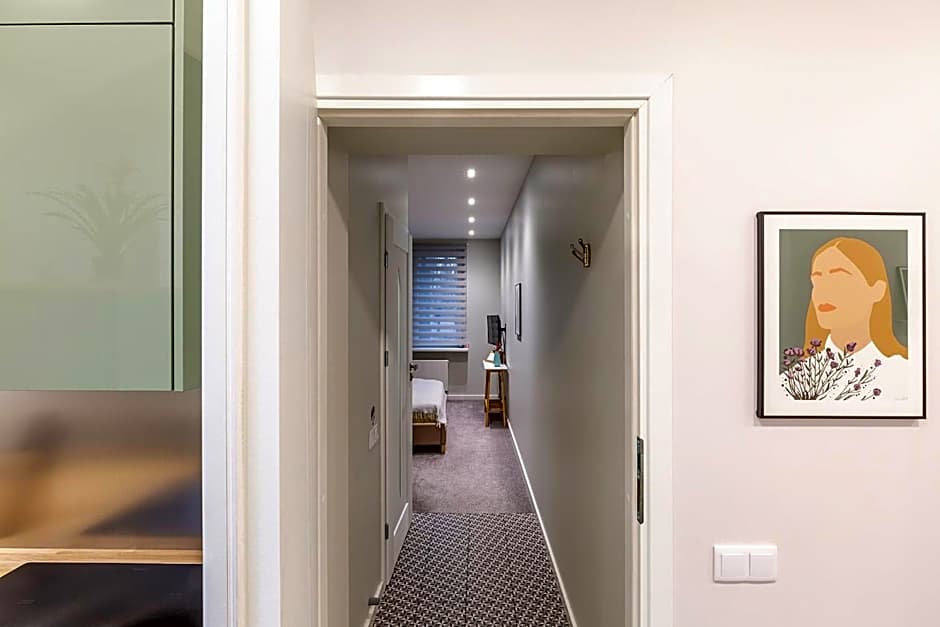 Art & Comfort Rooms