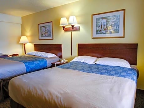 2 Double Beds, Smoking