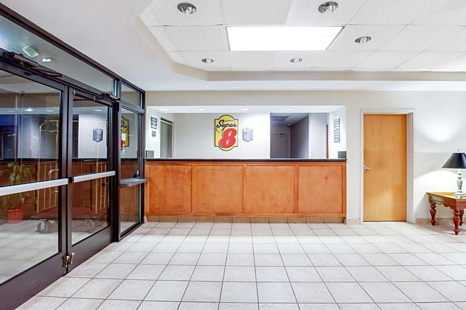 Super 8 by Wyndham Crossville TN