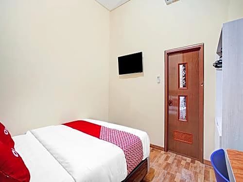 OYO 90286 Prenjak Syariah