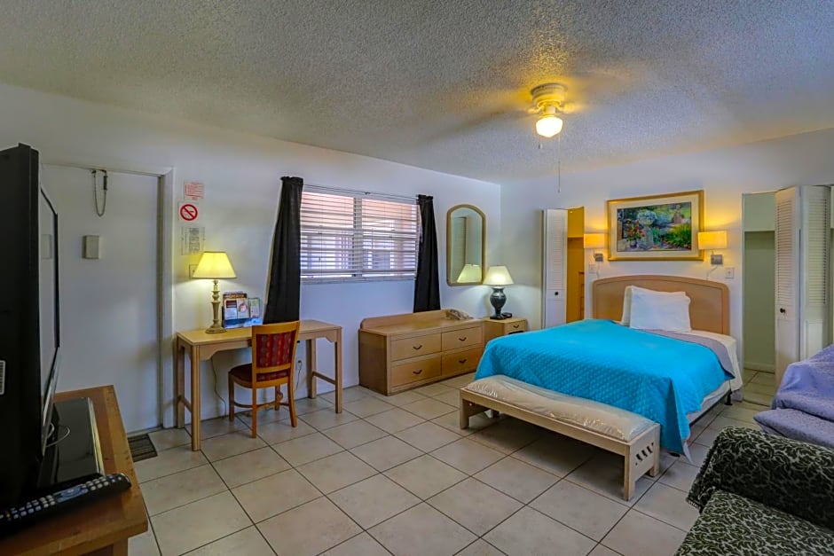 Richard's Motel Studios