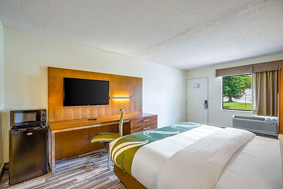 Quality Inn & Suites Downtown