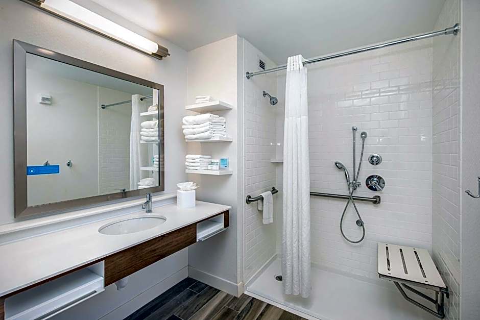 Hampton Inn By Hilton & Suites Panama City Beach-Beachfront