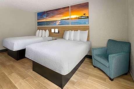 Deluxe Queen Room with Two Queen Beds - Non-Smoking