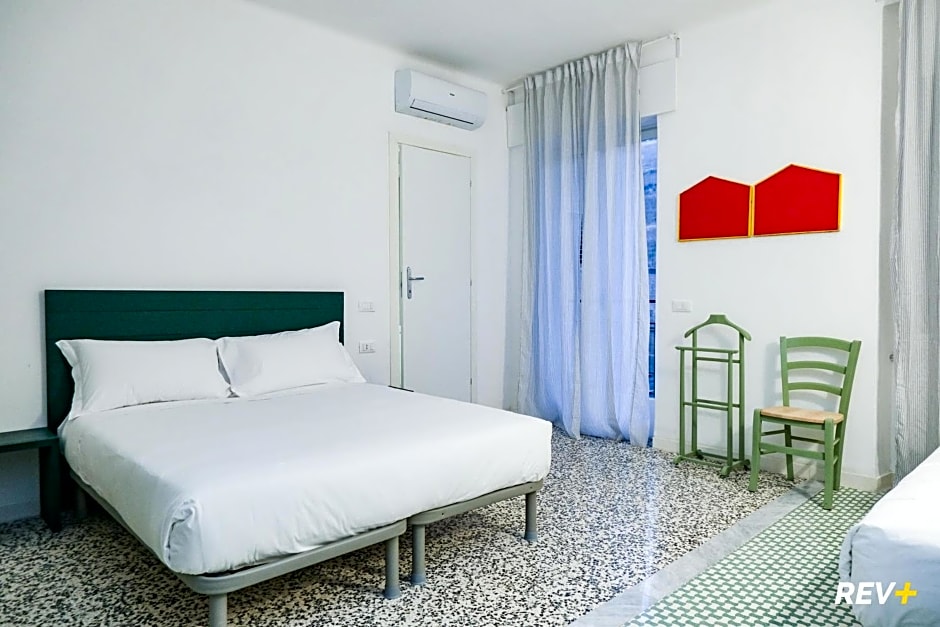 Lia Art Hotel
