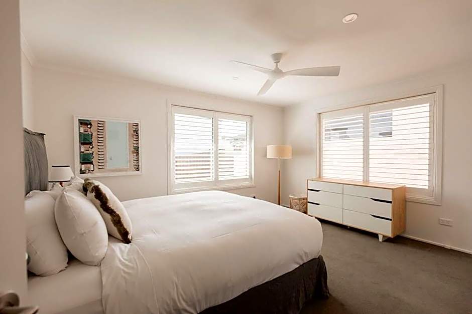 Beachfront Paradise in Opossum Bay