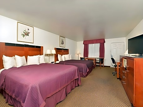 2 Queen Beds, Non-Smoking, High Speed Internet Access, Microwave And Refrigerator, Coffee Maker, Ful