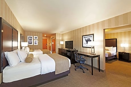 1 King Bed Suite Non-Smoking