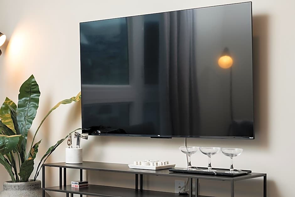 Luxury Furnished Apartments by Hyatus Downtown at Yale