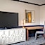 Hilton Orrington / Evanston