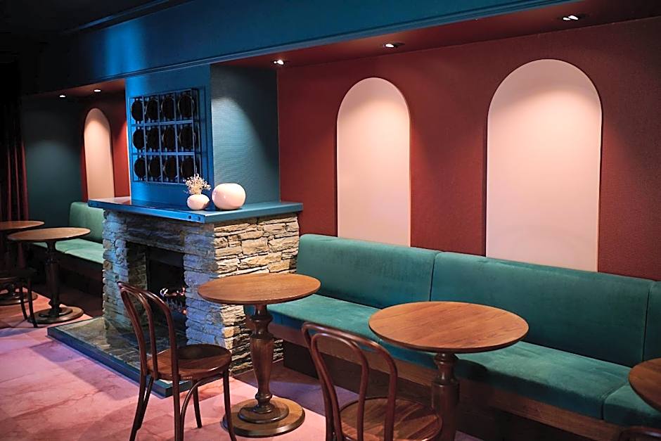 The Central Hotel Queenstown, A Naumi Chapter
