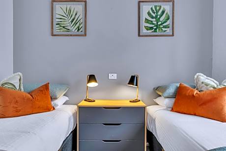 Two-Bedroom Apartment with Spa Bath