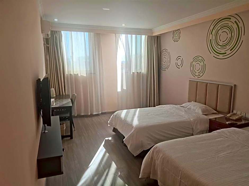 GreenTree Inn ZhenJiang Jurong New Bus Station Express Hotel