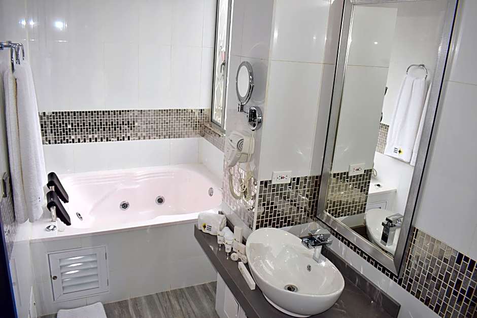 Luma Plaza Hotel