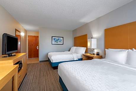 2 Queen 1 Bedroom Ste Comm Access Tub