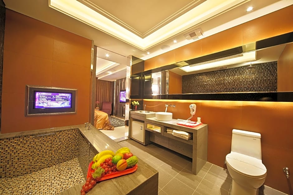 Yuan Motel