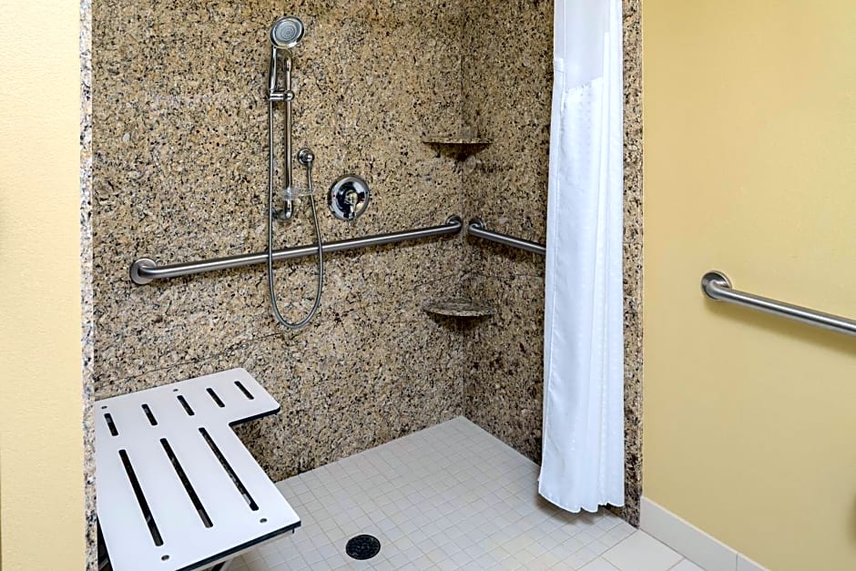 Holiday Inn Express Klamath Redwood Ntl Pk Area By IHG