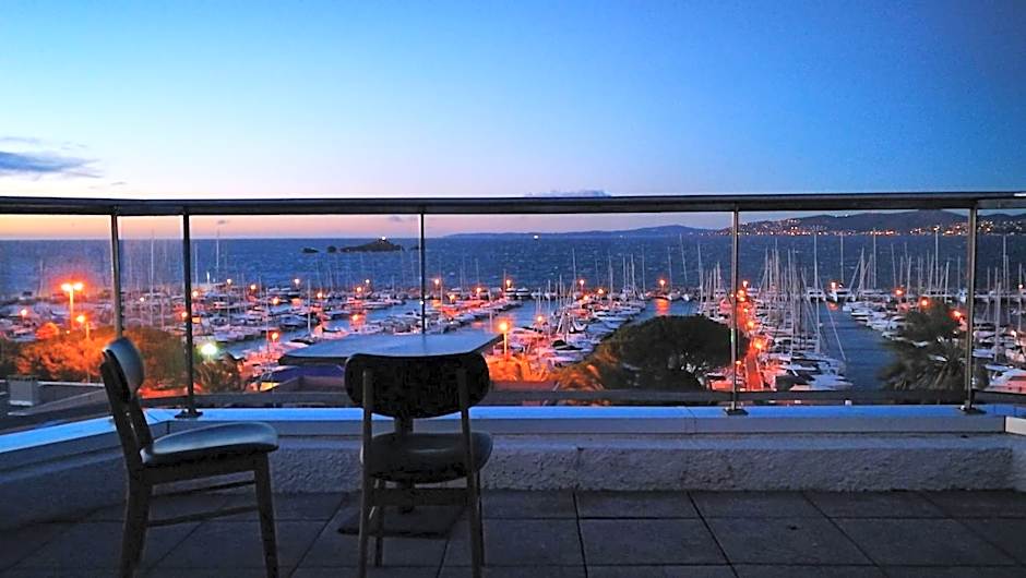 Hotel Brise de Mer - Piscine intérieure & extérieure