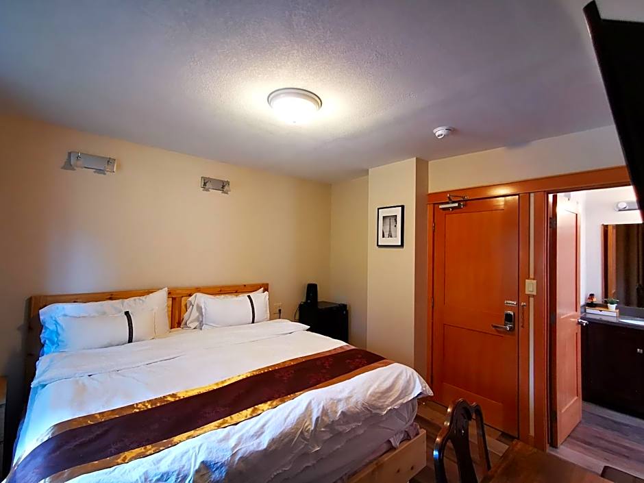 Riverfront Estate Bed&Breakfast Banff