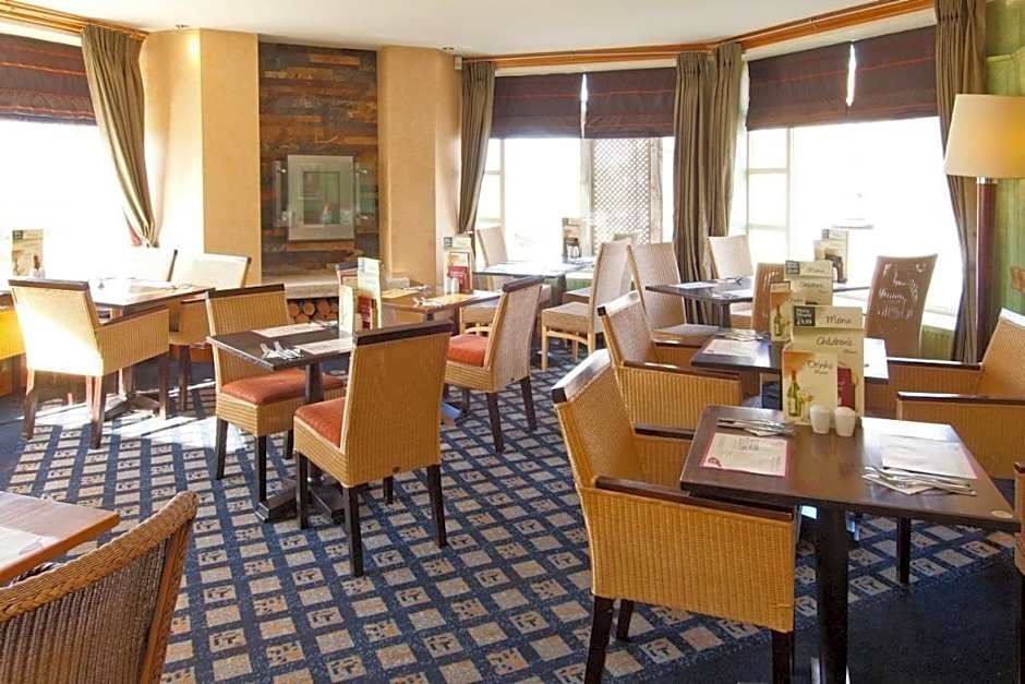 Premier Inn Poole Centre (Holes Bay) Hotel