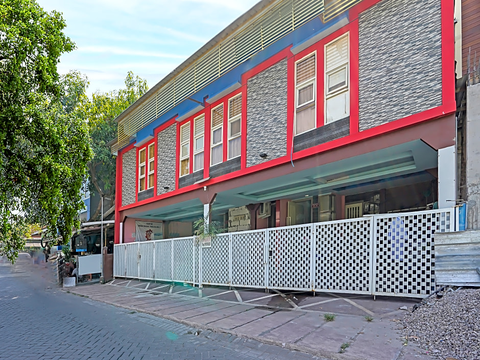 91743 Choirul Residence