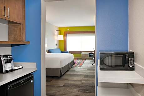 Standard King Room with Mobility Accessible Roll-In Shower