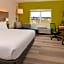 Holiday Inn Express & Suites St. Petersburg - Madeira Beach