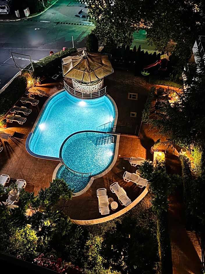 Sineva Del Sol Apartments