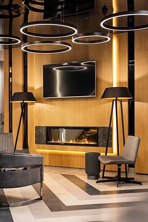 -- ESTE PARK HOTEL -- part of Urban Chic Luxury Design Hotels - Parking & Compliments - next to Shopping & Dining Mall Plovdiv