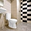 Townhouse Oak Hotel Niaga Surabaya