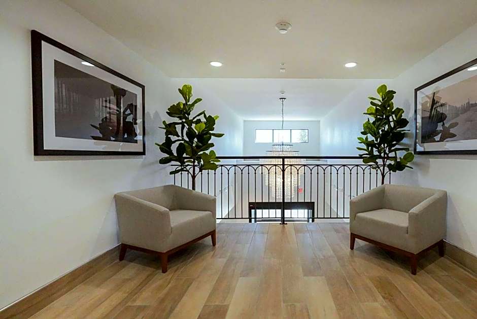 La Quinta Inn & Suites by Wyndham Santa Cruz